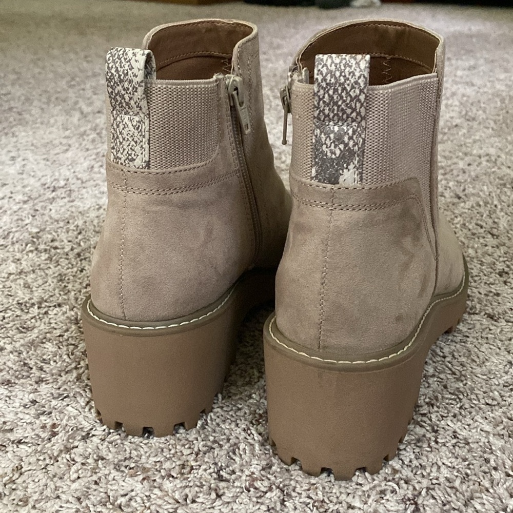 Universal Thread Womens Taupe Taci Ankle Boots size 9 - Picture 7 of 7